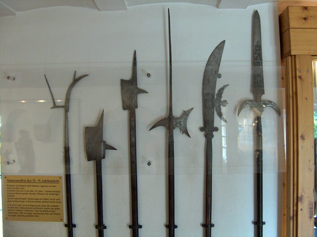 Waffen und Äxte in Schloss Burg